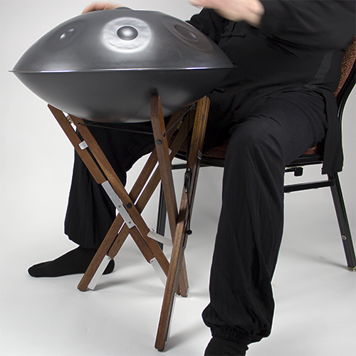 Ständer für Handpan & Co. für Stehende und Sitzende Position, Höhenverstellbar | Handpan | Dunum.ch